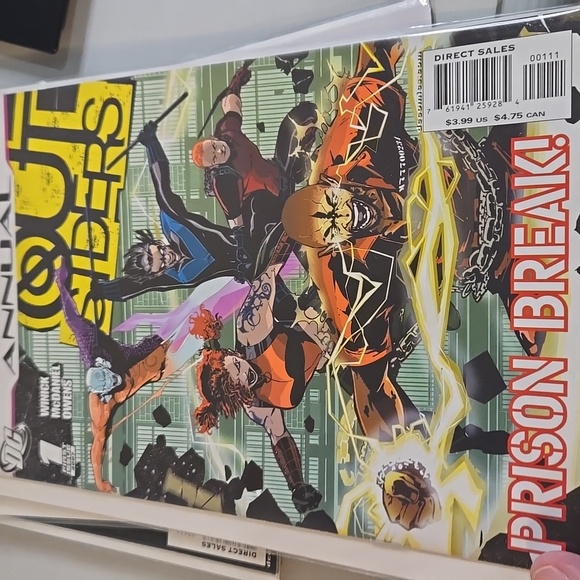 8 DC Comic Book - Picture 5 of 9